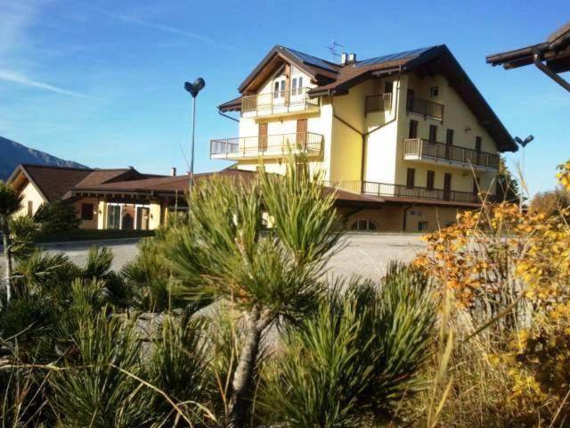 Hotel Residence Bellavista Брентонико Екстериор снимка